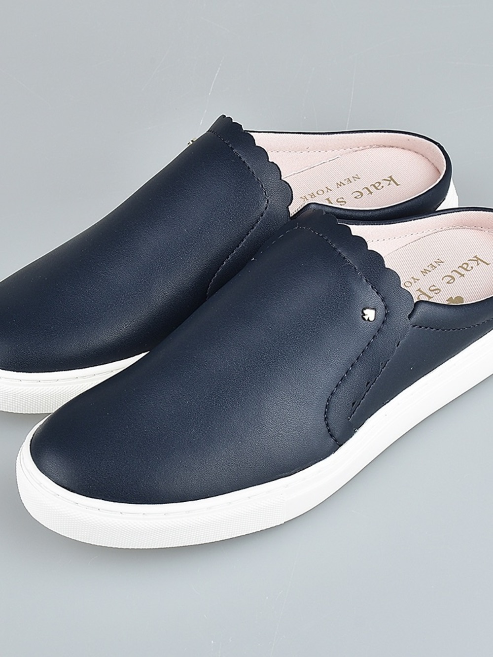 Kate Spade “Andi” navy leather mule perfect for summer in Hamptons